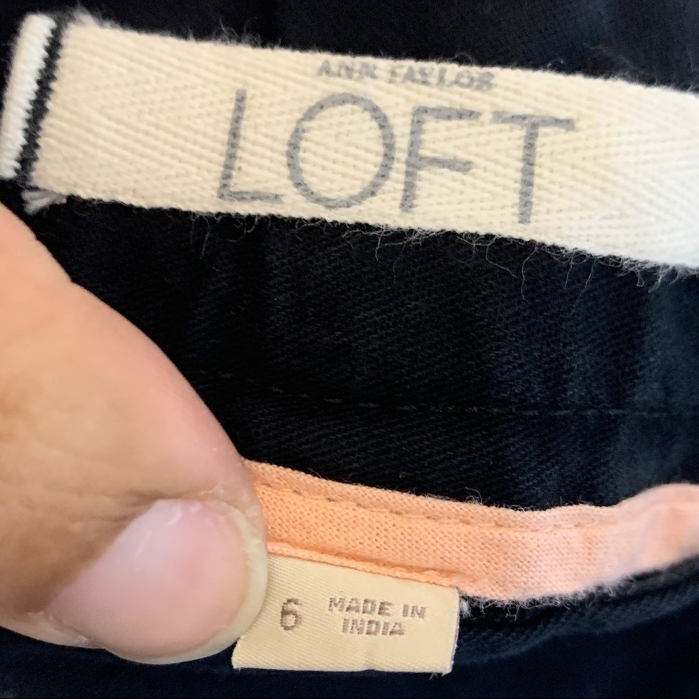 Loft- Black Shorts size 6 - Picture 10 of 10